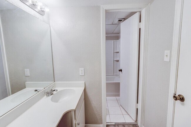Building Photo - 5742 Marina Dr