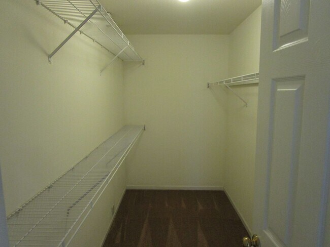 Building Photo - 5004-5006 Betty Jean Way