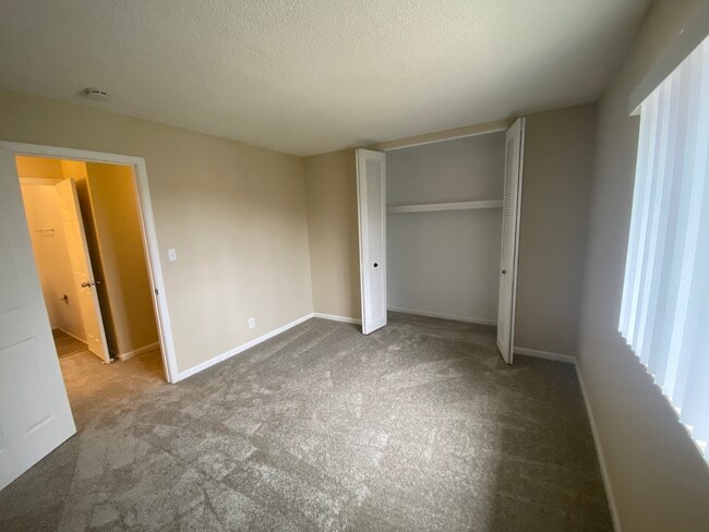 Bedroom - 1221 Morse Ave