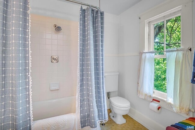 Building Photo - 502 Park Hill