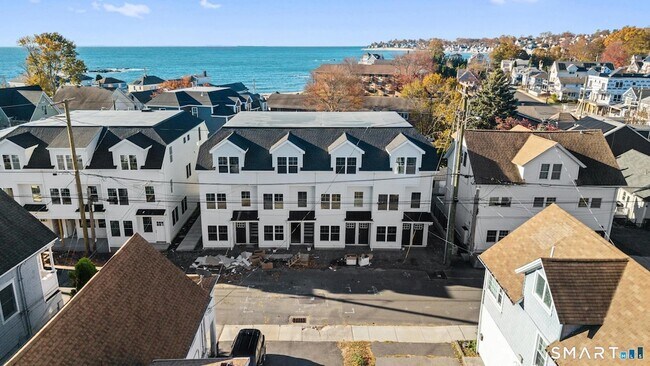 Building Photo - 27 Village Rd