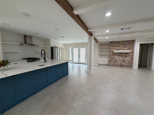 Building Photo - 2 Bayleaf Ln