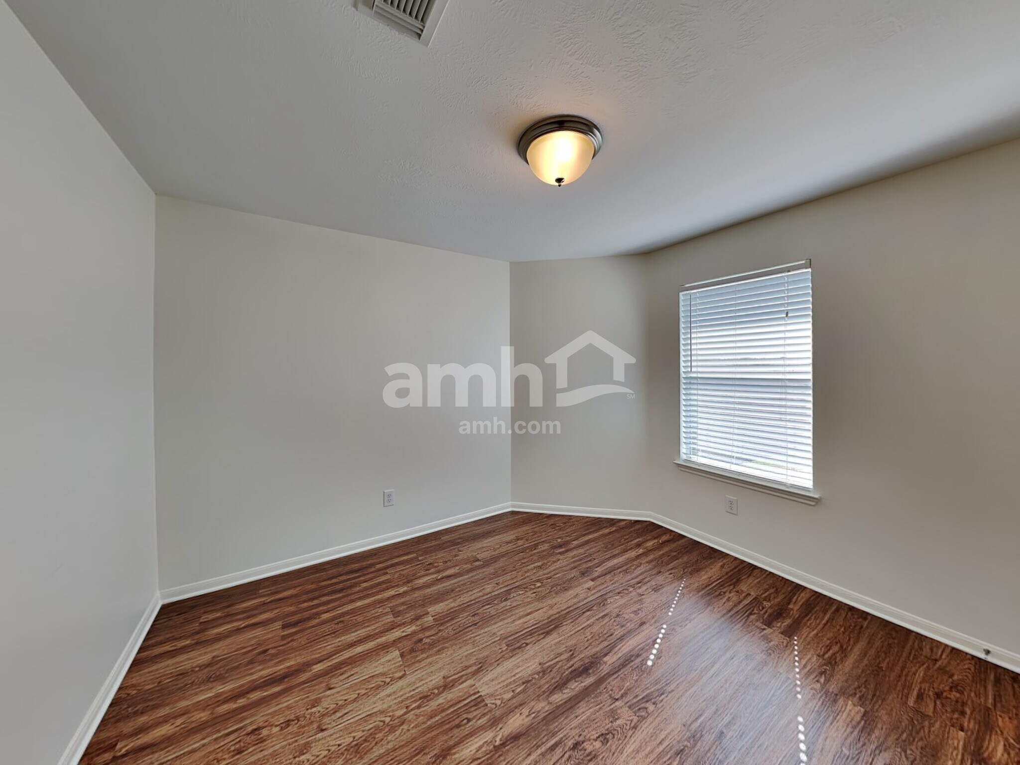 Building Photo - 8339 Loetsch Ridge Way