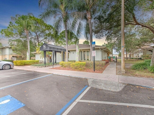 Building Photo - 608 Golden Raintree Pl