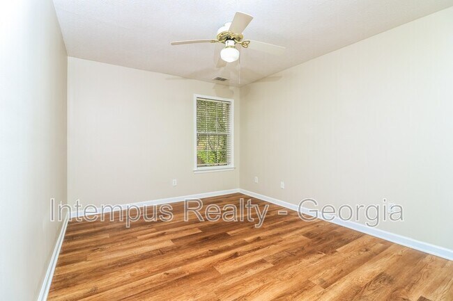 Building Photo - 3620 Bancroft Main NW