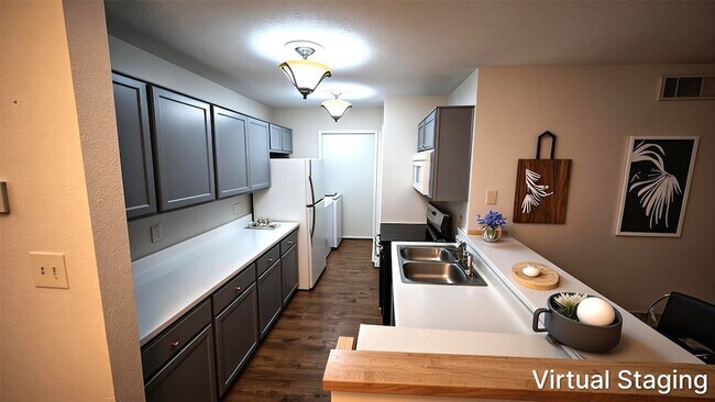 Building Photo - 10705 Braes Bend Dr
