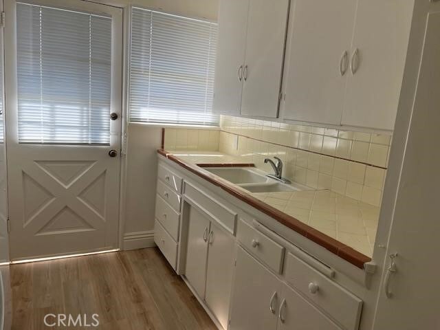 Building Photo - 3370 Barham Blvd