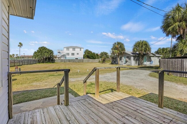 Building Photo - 145 Gassett Rd