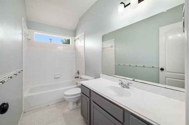 Building Photo - Spinnaker Bay Lane, Pearland, TX 77584 - 5...