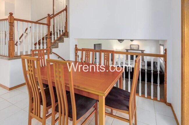 Building Photo - Beautiful 6 bed Highly Desirable Colbert Area!