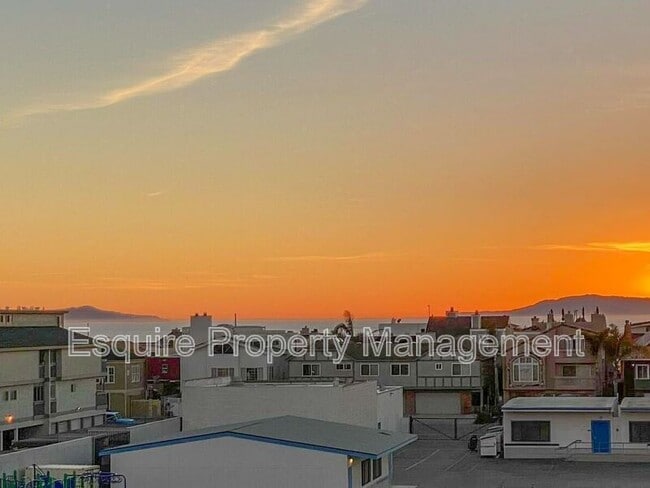 Building Photo - 2847 Harbor Blvd