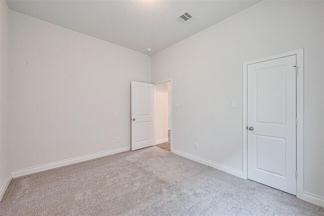 Building Photo - 6906 Montclair Colony Trl