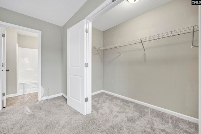 Building Photo - 131 Hunters Grove Dr