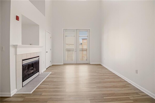 Building Photo - 1000 Providence Pl