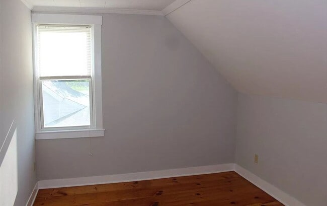 Building Photo - 35 Canaan St