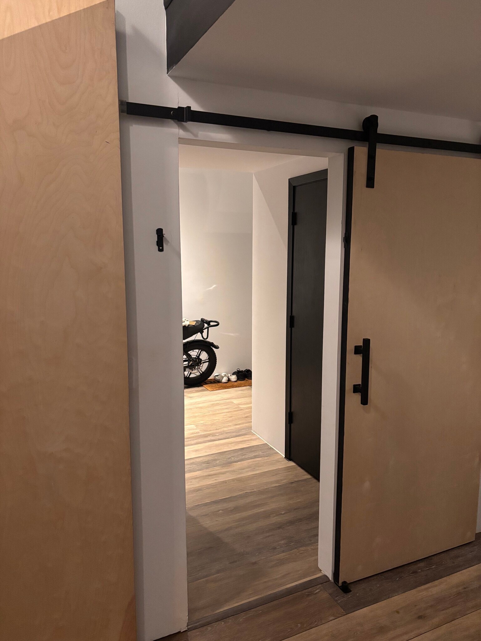 Wood, Black, White, Grey Color Scheme Throughout - 3323 N Paulina St