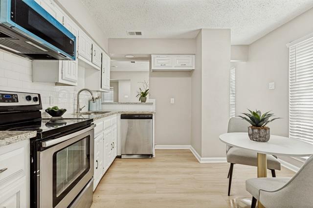 Building Photo - 2321 North Ct