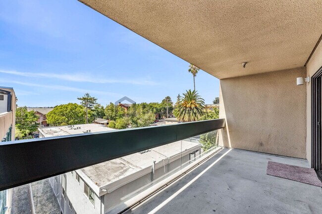 Building Photo - 1771 Broadway St