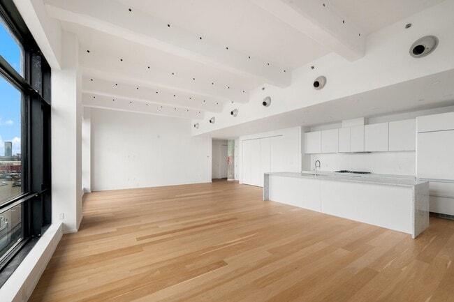 Building Photo - 160 Imlay St