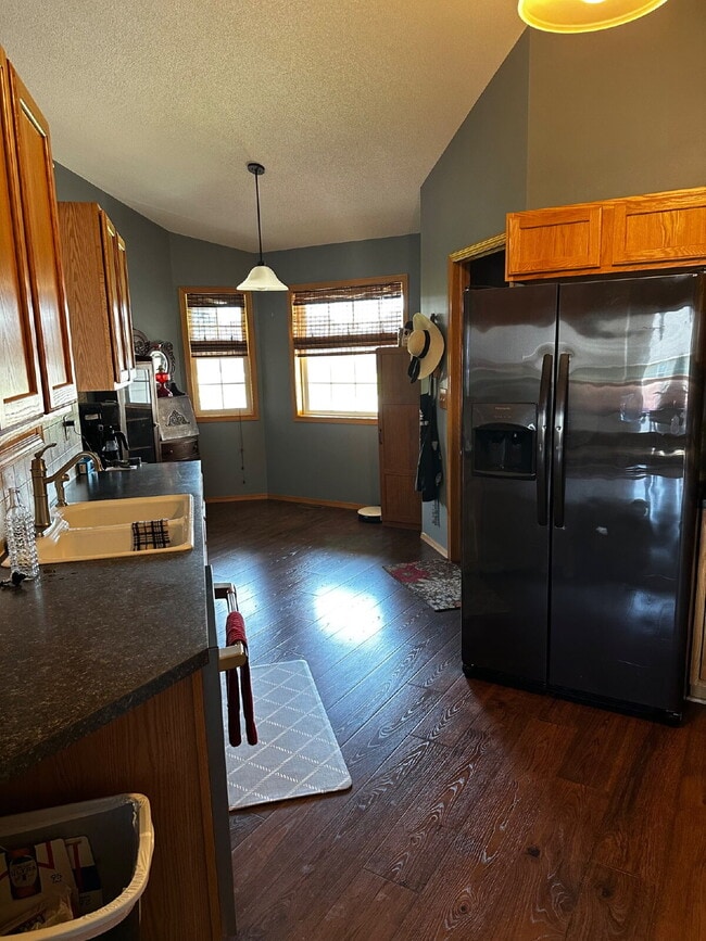 Building Photo - "Charming 4-Bedroom Haven with 3 Baths on 44th Street – A Spacious 2274 Sq. Ft. Retreat in Wichita!"