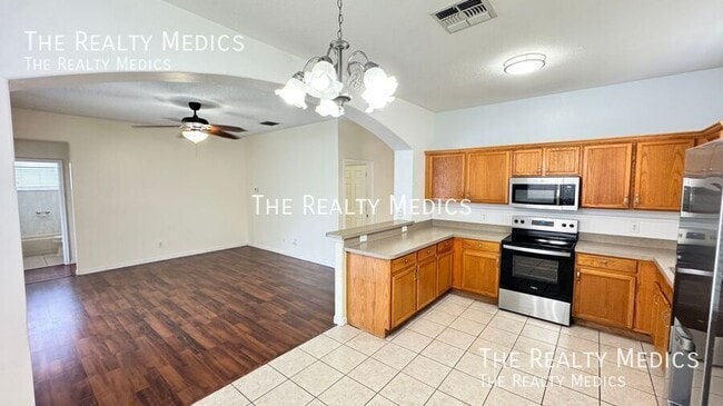 Building Photo - 13628 Tetherline Trail