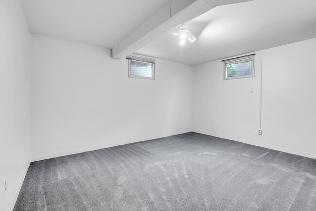 Building Photo - $3,000.00, 3 Bed, 3 Bath, Single Family Ho...