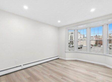 Building Photo - 324 W 3rd St