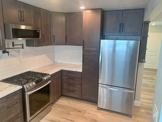 Building Photo - 1516 Oliver Ave