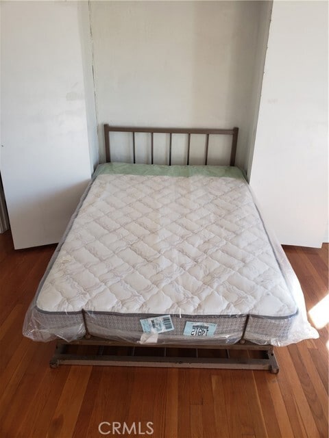 Building Photo - 323 W 4th St