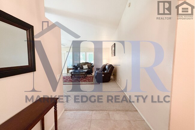 Building Photo - 4Bed/2Bath Home In Glendale w/Golf Course ...
