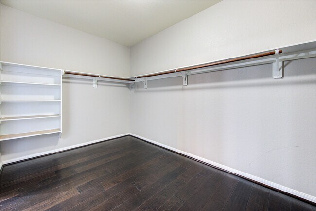 Building Photo - 15318 Benson Landing Dr