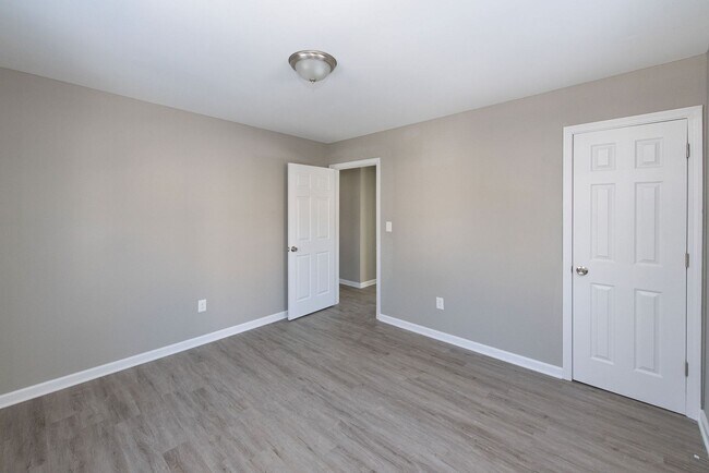 Building Photo - 4715 Green Glen Ln