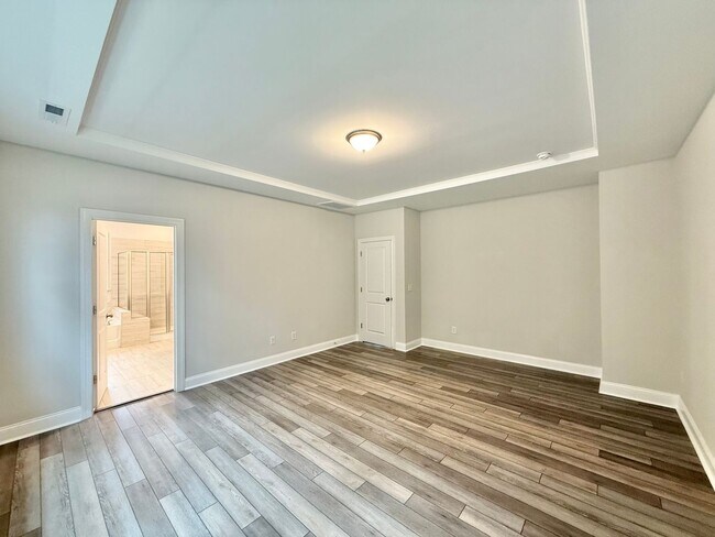 Building Photo - Remodeled 4BD, 3BA Wake Forest Home with L...