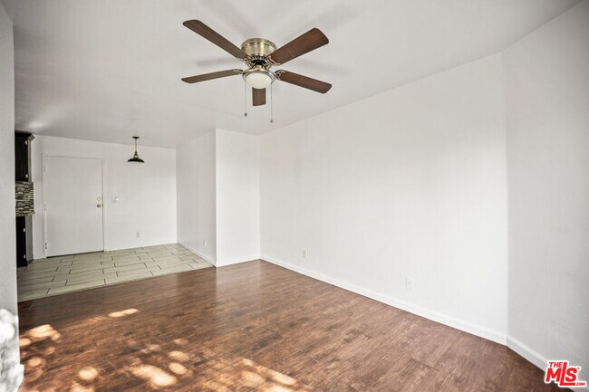 Building Photo - 412 Coronado Terrace