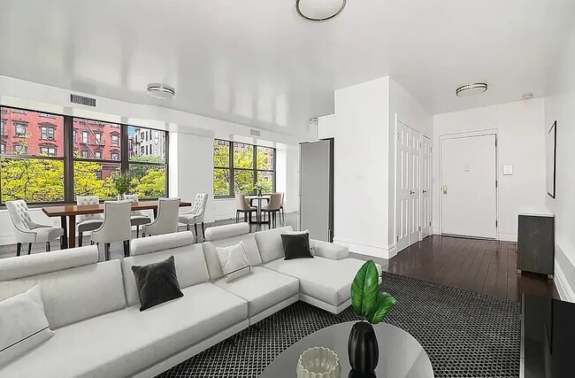 Building Photo - 64 Delancey St