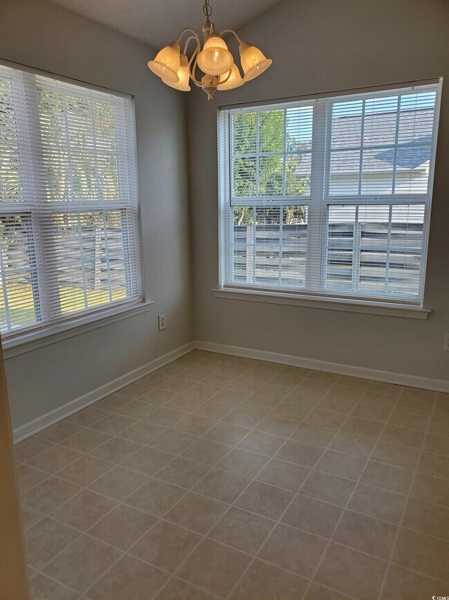 Building Photo - 444 Plover Ln