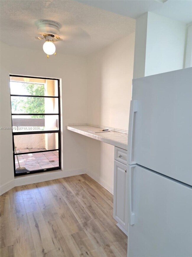 Building Photo - 8860 SW 123rd Ct