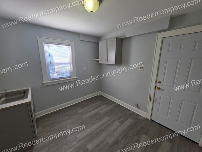 Building Photo - 3824 Parrish Ave