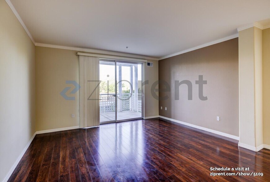 Building Photo - Unit 222