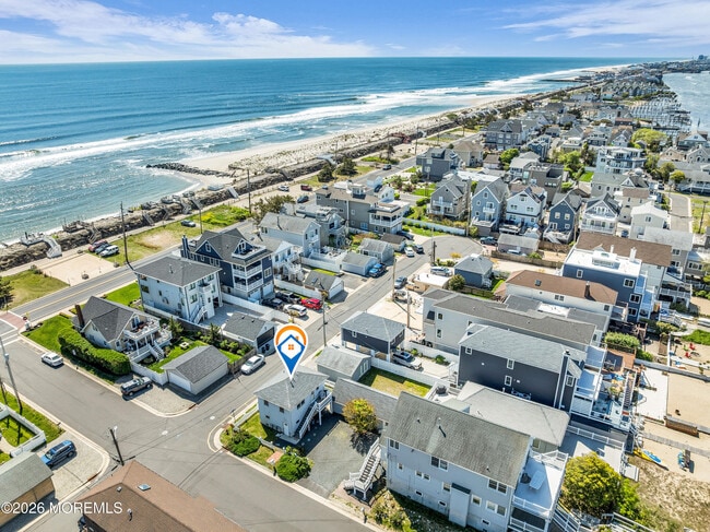 Building Photo - 1 Beach Way