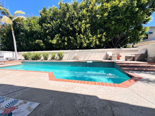 Building Photo - Scripps Ranch 4 bedroom 3 bath with Solar/...