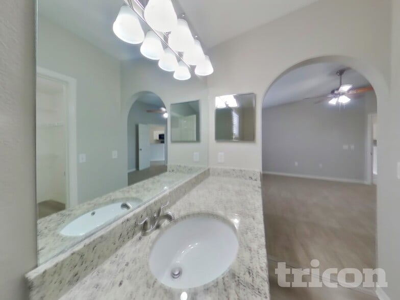 Building Photo - 4468 Woodley Creek Rd