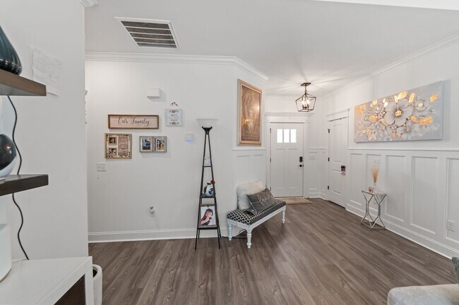 Building Photo - Comfort & Style Meet in This Beautiful 4 Bedroom Midway Home