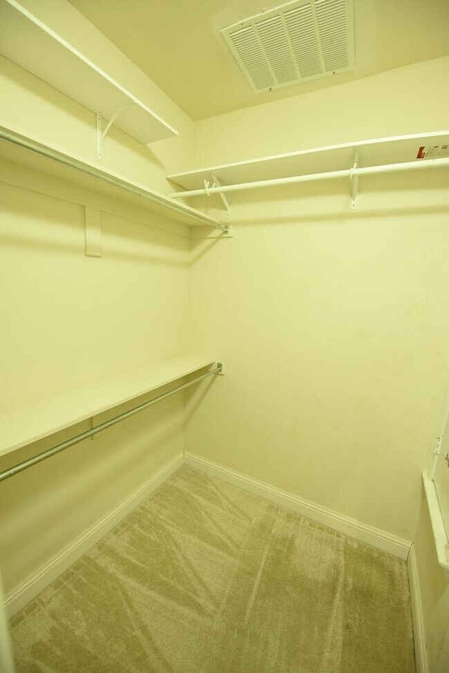 Two story townhome with rooftop patio! 5617 Bryan Pkwy Dallas TX 75206 Apartment Finder