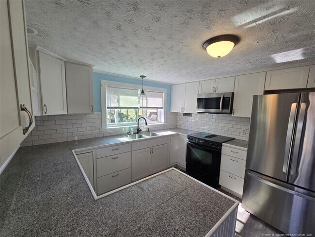 Building Photo - 219 E Clinton St