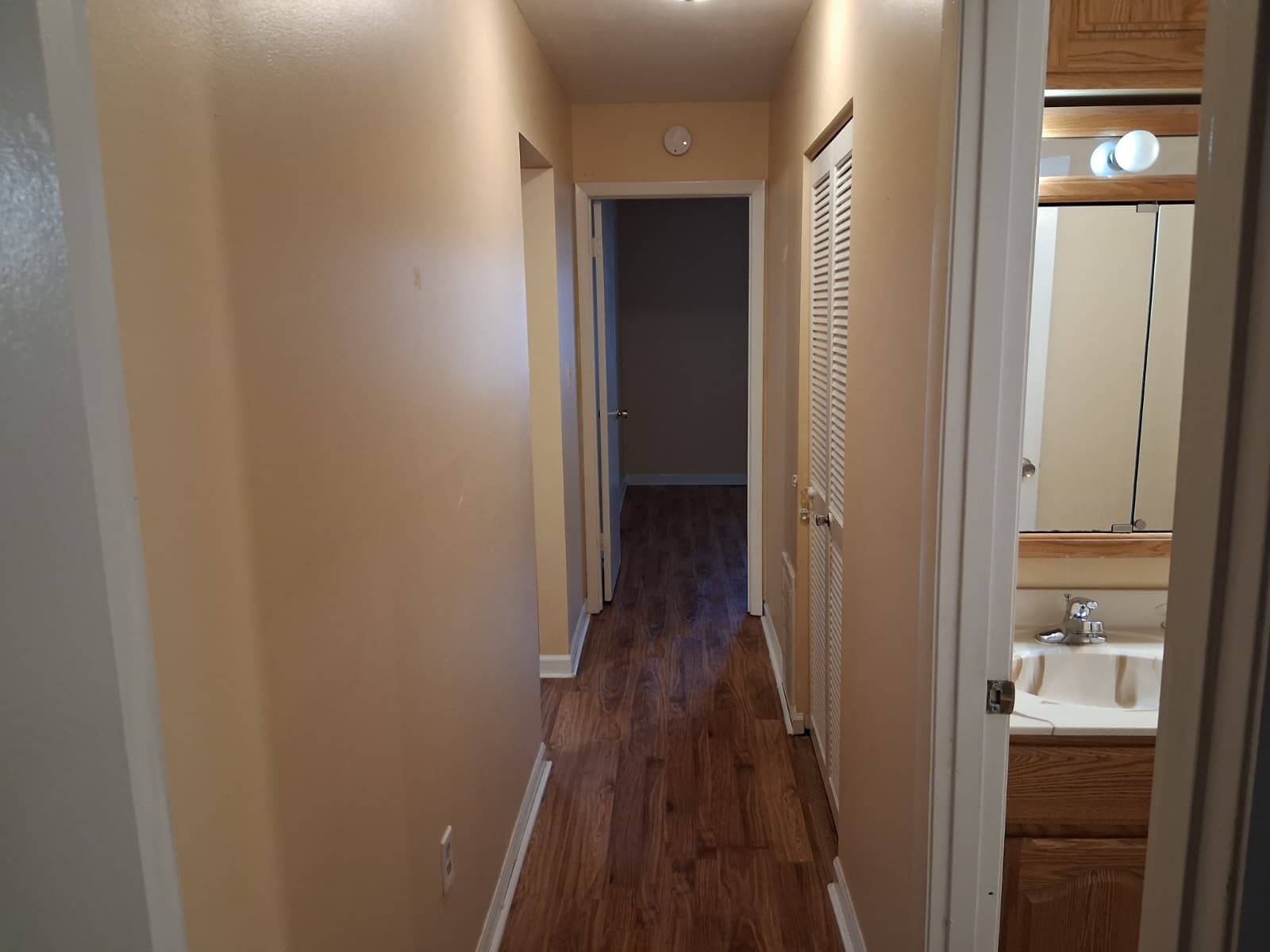 Building Photo - 2275 N Cable Rd