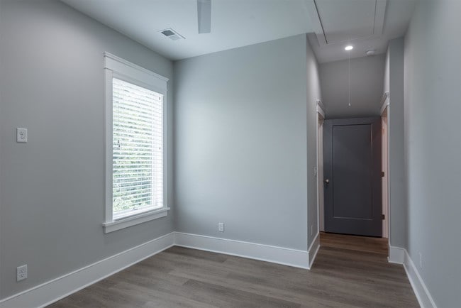 Building Photo - 3 Sanctuary Ct