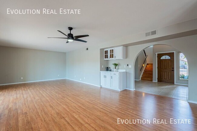 Building Photo - 2033 S Paseo Loma
