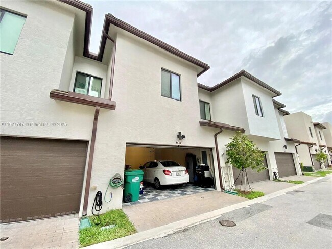 Building Photo - 4659 NW 83rd Path