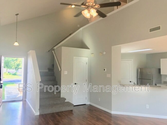 Building Photo - 4481 Redcliff N Ln